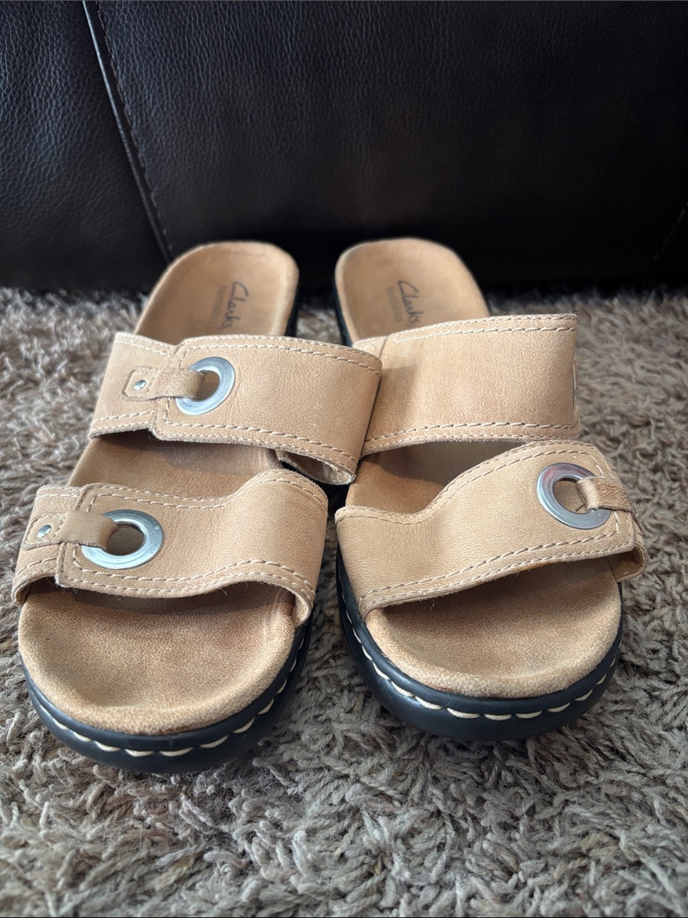 Clarks women’s  Beige Suede / leather Double-Strap Slide Sandals